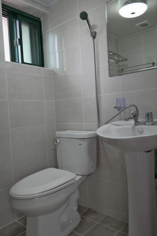 Apartment I House *