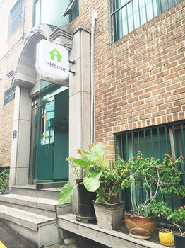 Apartment I House Seoul