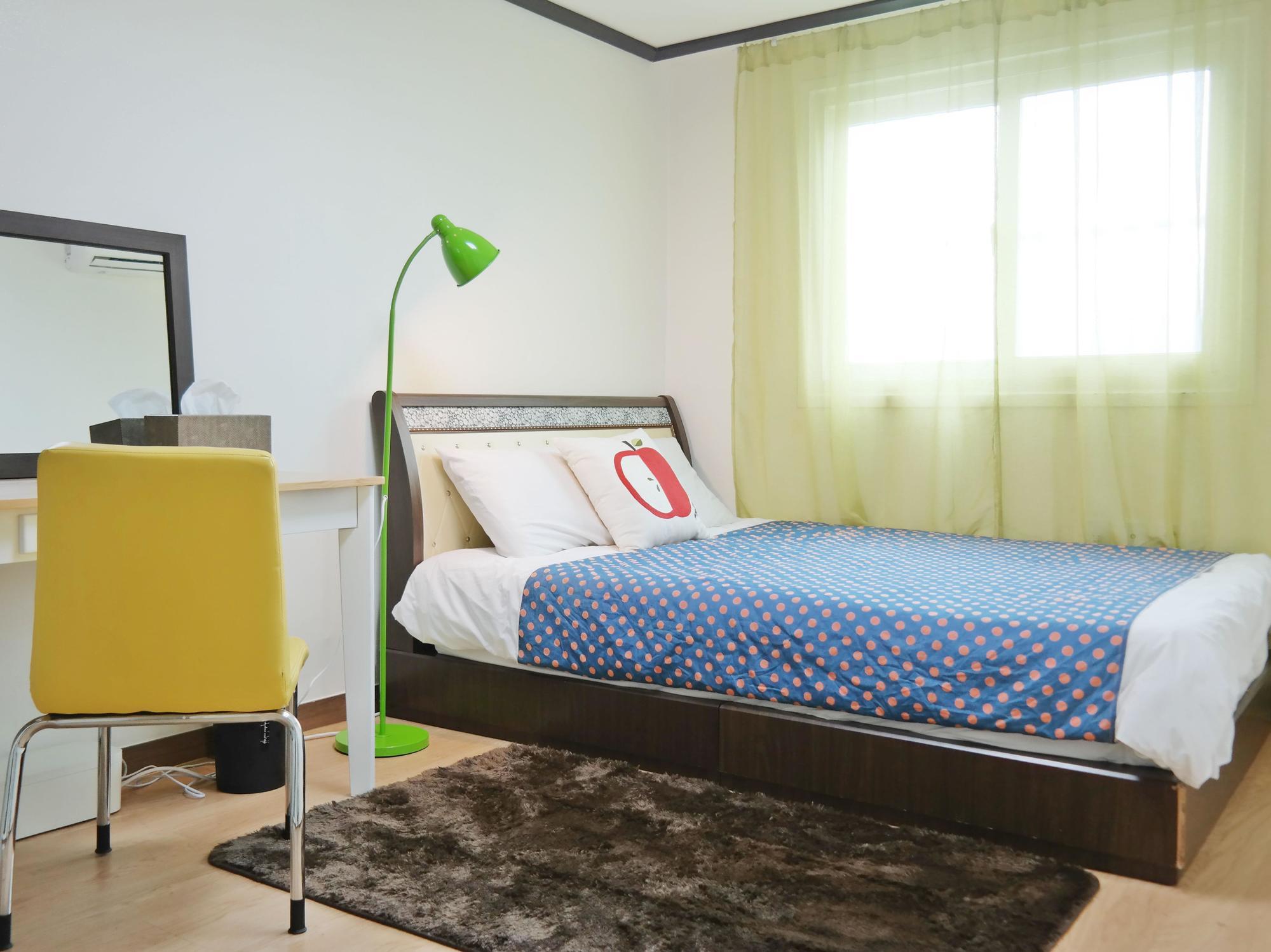 Apartment I House *