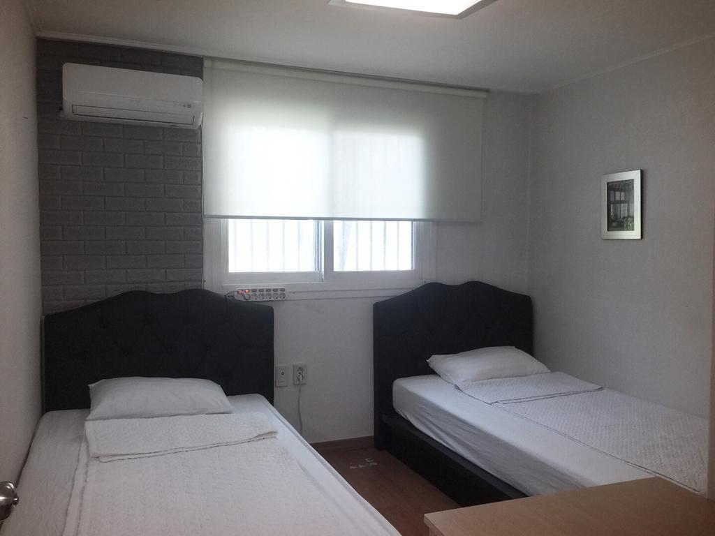 I House Apartment *