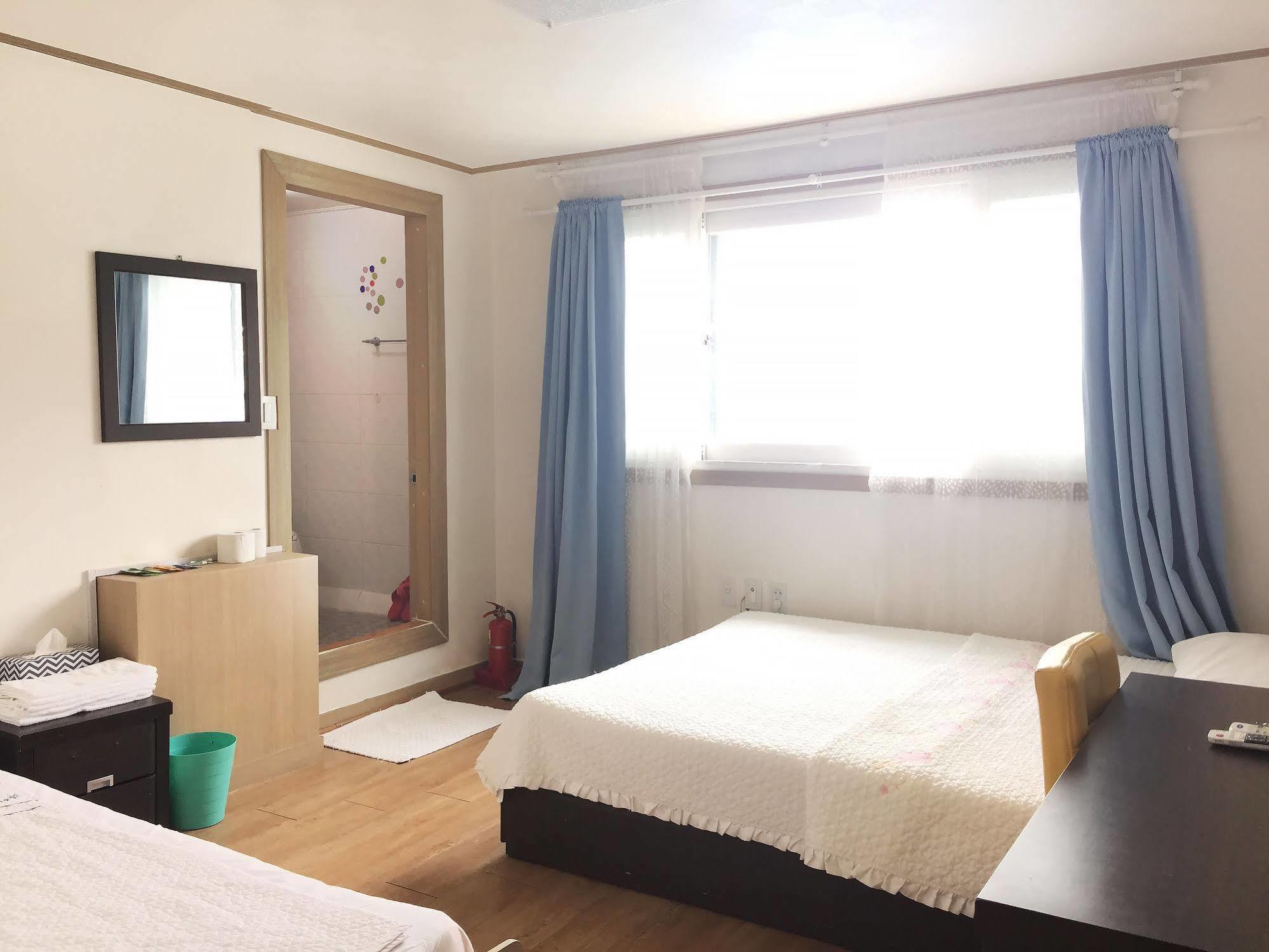 Apartment I House *