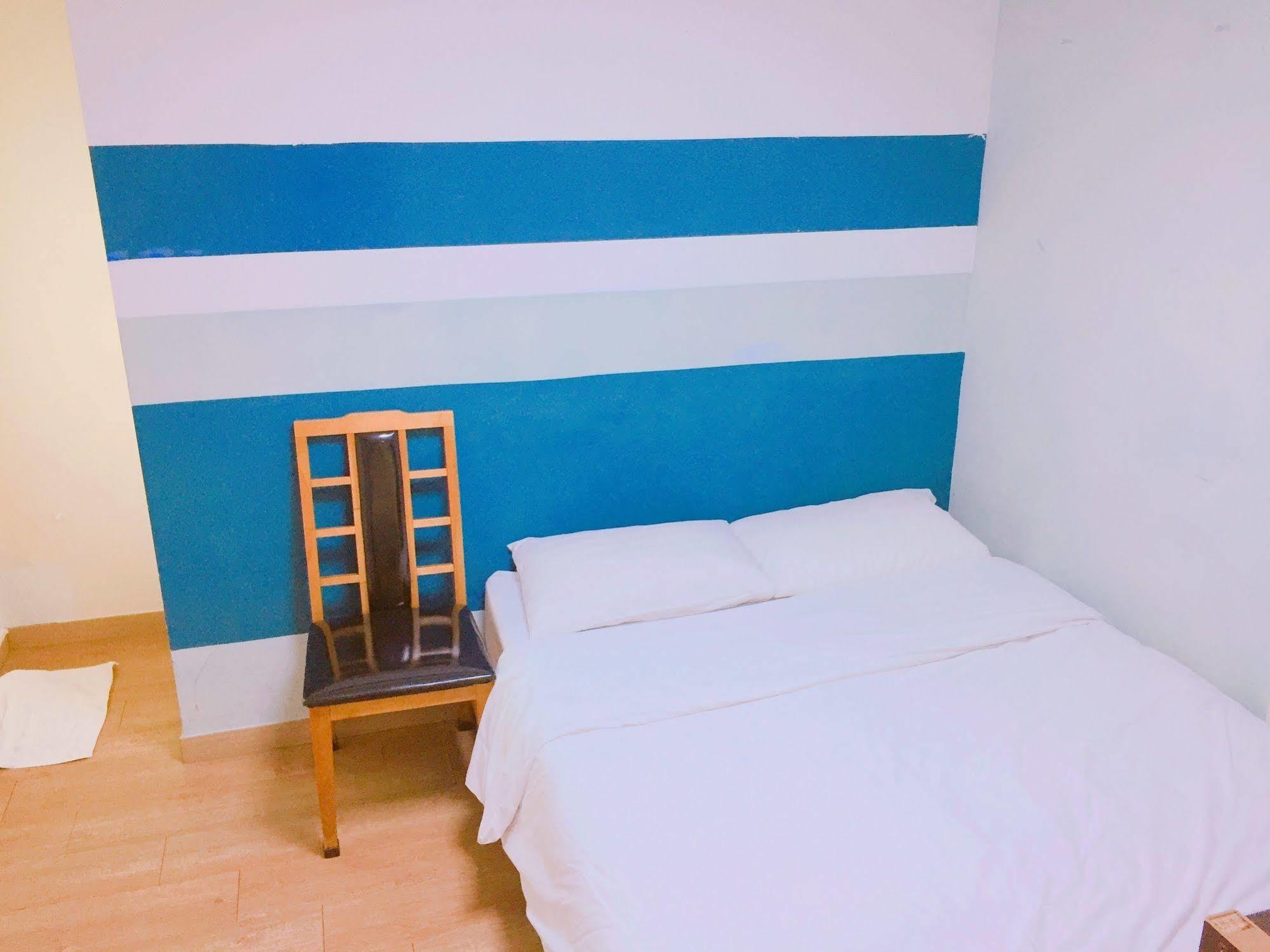 Apartment I House *